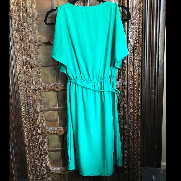 Gorgeous Emerald Green Dress! Like New.😍 - Picture 4 of 11